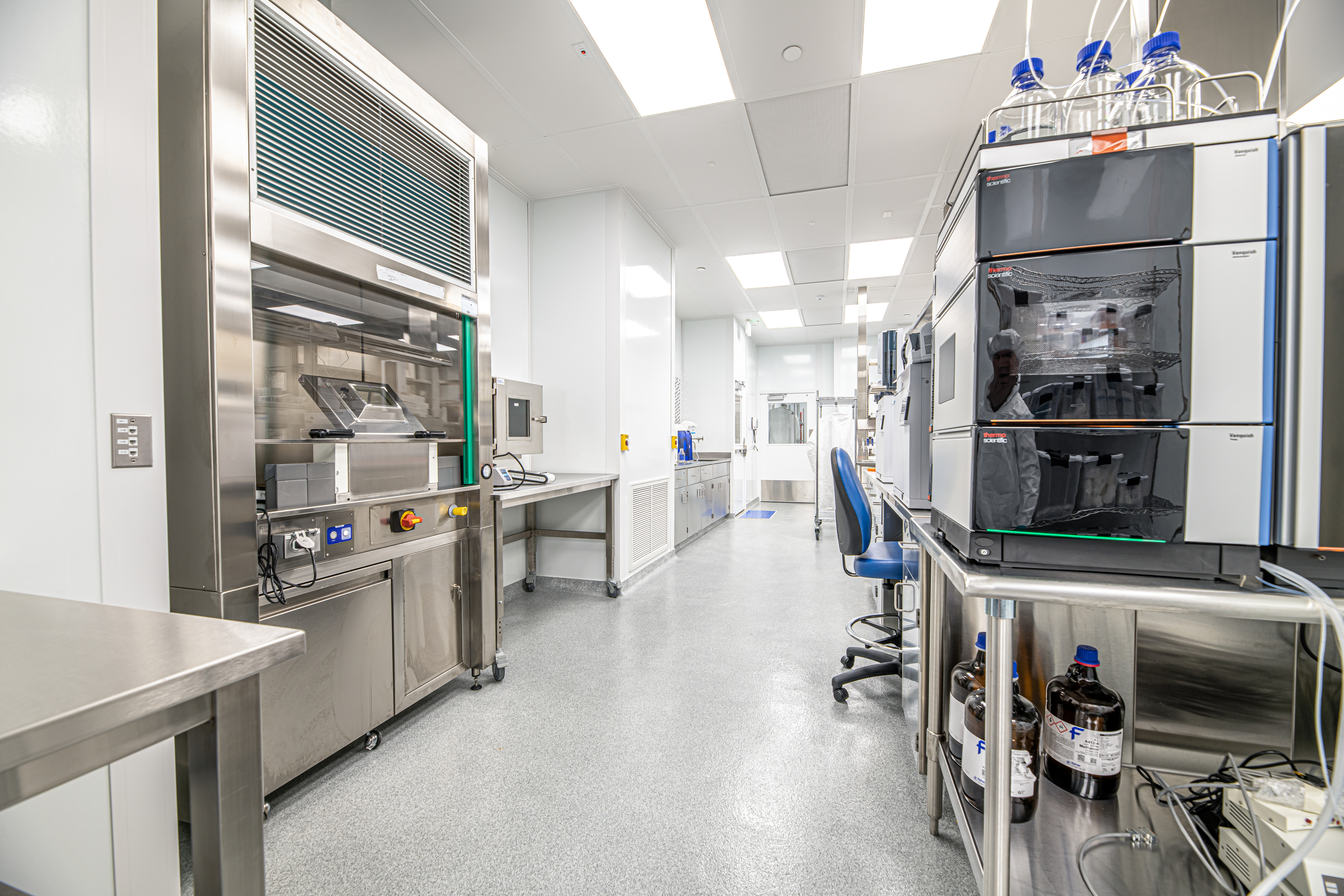 Cleanroom With Hoods